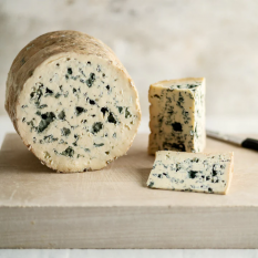 AOP Fourme d'Ambert (pasteurised cow milk) - 180g - from smooth to strong but well balanced close to the mushroom taste