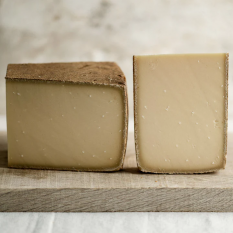 AOP Gruyere cheese des grottes (cow milk) 16 to 20 months old - 180g - earthy and nutty taste
