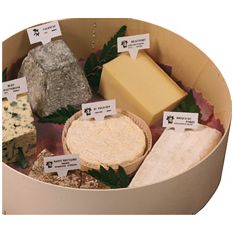 Selection of 5 seasonal French farm cheese "ultimate" / cheese platter - 2kg - new composition