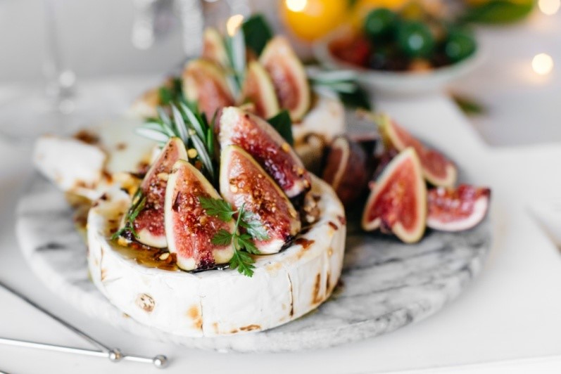 Honey baked camembert with Sollies figs and rosemary