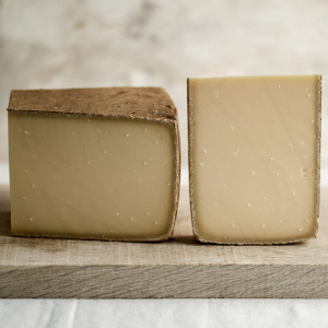 AOP Gruyere cheese des grottes (cow milk) 16 to 20 months old - 200g - earthy and nutty taste