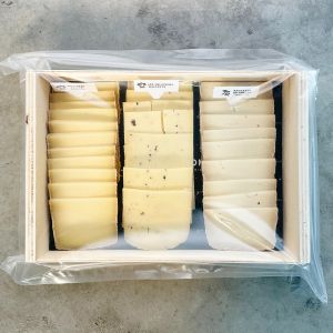 Assorted raclette tray with smoked cow milk/goat milk/truffle cow milk raclette cheese - 400g