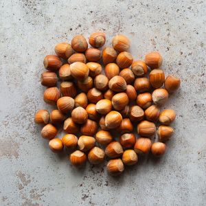 Whole dry hazelnuts with shell caliber 30/32 - 500g