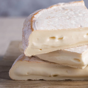 Whole AOP farm Reblochon from Savoie (cow milk) - 550g - buttery and creamy, barny, lightly salty