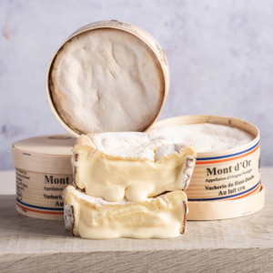 DOP Vacherin Mont d'Or from the French region of Franche-Comte Gold Medal - (raw cow milk) 