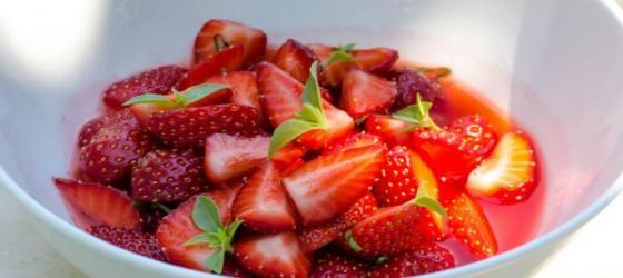 Gariguette strawberry soup with basil by Glenn Viel 